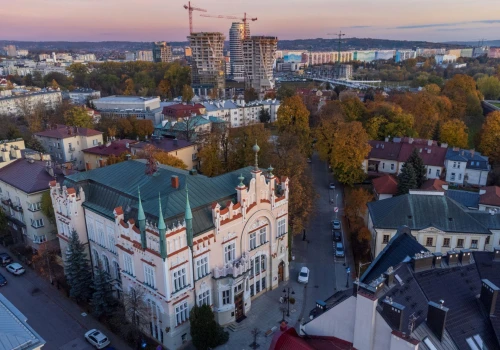 Rzeszów zamknie ulicę Bernardyńską? Koncepcja „ulicy szkolnej” wkracza do Śródmieścia