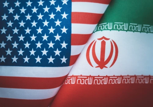 Stany Zjednoczone i Iran zawierają porozumienie o zawieszeniu broni na 60 dni, oczekując zgody Trumpa