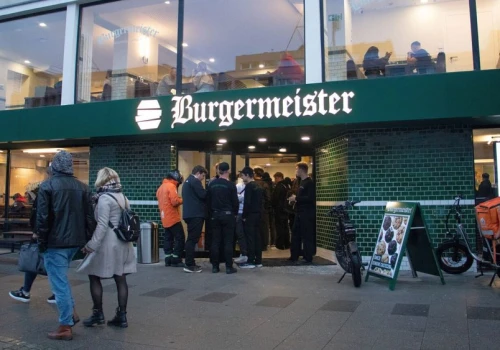 Burgermeister wchodzi do Polski na ostro. Irlandzka krowa, niemiecka bułka i polski żołądek