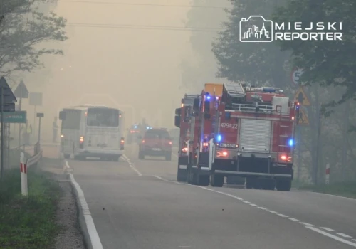 250 strażaków, 4 samoloty, śmigłowiec. Do walki z pożarem lasu zadysponowano ogromne siły. Ewakuowano jedną miejscowość