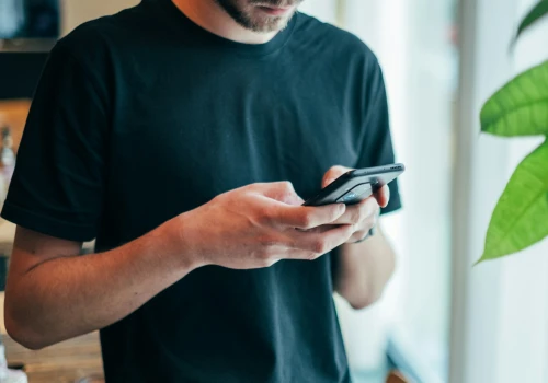 Dobre i złe wiadomości. Życie online i offline a zdrowie psychiczne polskich nastolatków