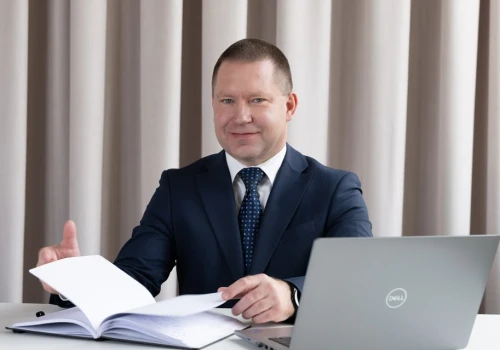 Pilnuje miliardów Wrocławia. To on trzyma rękę na miejskiej kasie