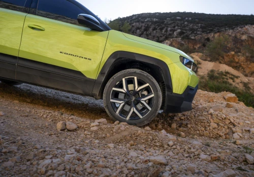 375 KM i aż 3100 Nm na tylnej osi tego modelu Jeep