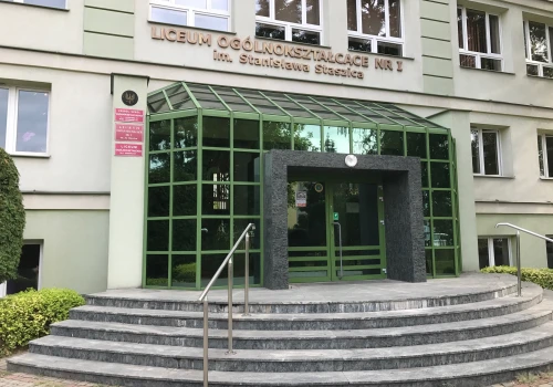 Ostrowiecki 'Staszic’ ze Srebrną Tarczą Europejskiej Szkoły Praworządności