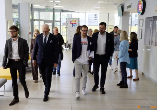 Wizyta Cancer Fighters w szpitalu dziecięcym w Olsztynie. Będą pieniądze na rozwój onkologii?
