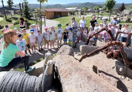 Dzień Dziecka w świecie Ducha Gór. Przedszkolaki z Piechowic odwiedziły Park Gigantei