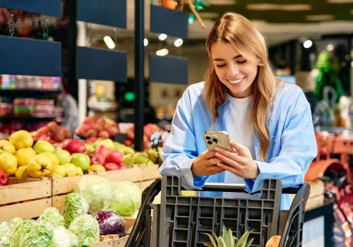 Jak sztuczna inteligencja dyktuje warunki w marketach?