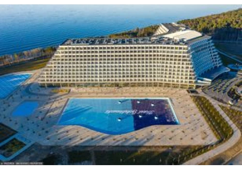 Problemy hotelu w Pobierowie? Media: brakuje kluczowego pozwolenia