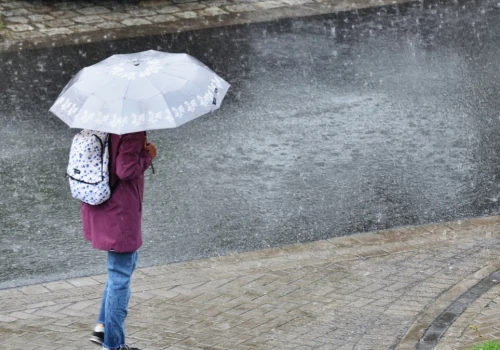 Nie tylko parasol. Te rzeczy mogą być bardziej niebezpieczne podczas burzy