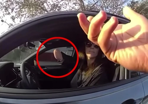 Absurd podczas kontroli. Dostała mandat za telefon w prawej ręce, chociaż... jej nie ma