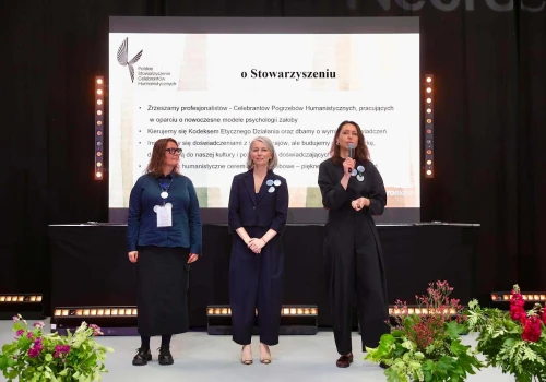 Personalizacja, social media i nowe rytuały. O światowych trendach na rynku funeralnym podczas NECROEXPO