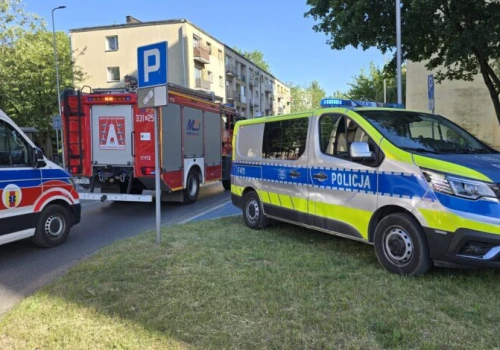 Ulatniający się gaz w wieżowcu na Sienkiewicza. Ewakuowano 54 osoby, w mieszkaniu znaleziono nieprzytomną kobietę