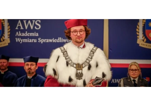 Min. Żurek odwołał rektora uczelni kadr Ziobry. Tego, który chciał golić głowy badaczom Holocaustu