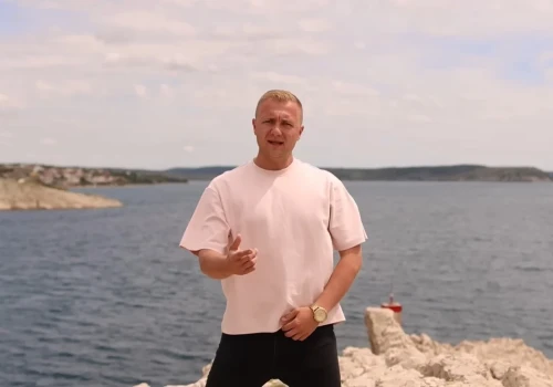 100 tysięcy w 7 dni. Szymon Jankowski rozbija bank