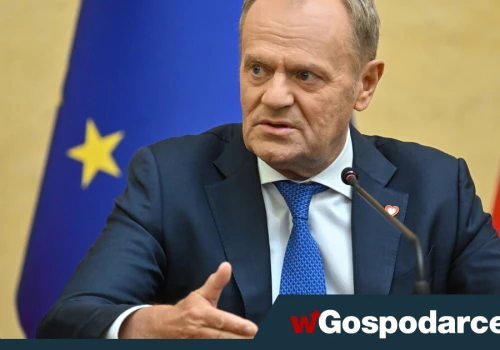 Tylko umowy śmieciowe w biurze premiera Tuska. Tak się tłumaczą