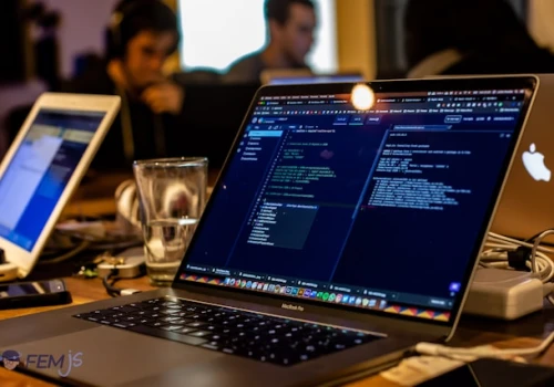 Sam programista już nie wystarczy. Sektor finansowy szuka hybrydowych kompetencji