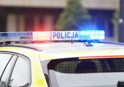 Pościg ulicami Krakowa. Dwoje policjantów rannych