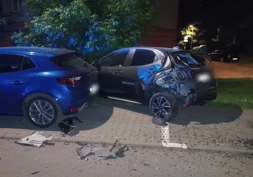 Pijany kierowca wjechał w zaparkowane auta na ul. Stalmacha. Zatrzymali go świadkowie
