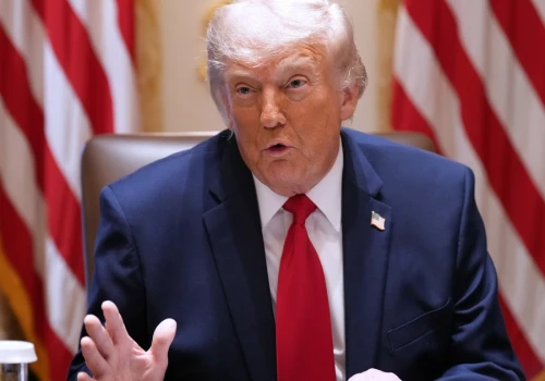 Trump nie kończy rozmów z Iranem. W grze 300 mld dol. i los cieśniny Ormuz