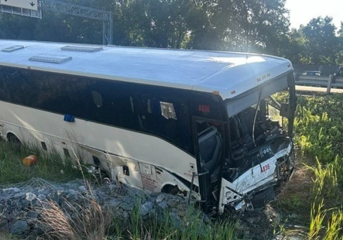 Pięć osób zginęło, 40 rannych. Tragiczny wypadek autokaru na autostradzie