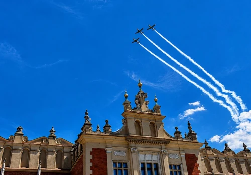 Mieszkańcy spojrzeli w niebo. Orliki przeleciały nad Krakowem