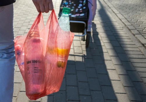 Pieniądze z kaucji od razu na konto. W tych zwrotomatach wystarczy przyłożyć kartę