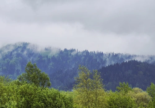 Sobota pod znakiem burz? Wydano ostrzeżenia meteorologiczne i hydrologiczne