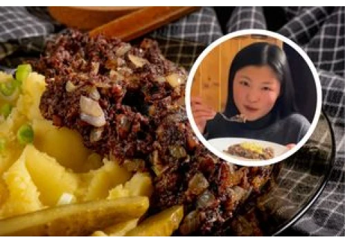 Japonka nagrała film, jak je polską kaszankę. 