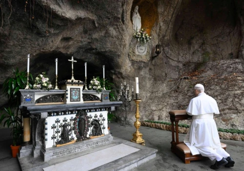 Dziś sanktuaria świata modlą się papieżem o pokój. Połączą się m.in. Fatima, Lourdes i Jasna Góra