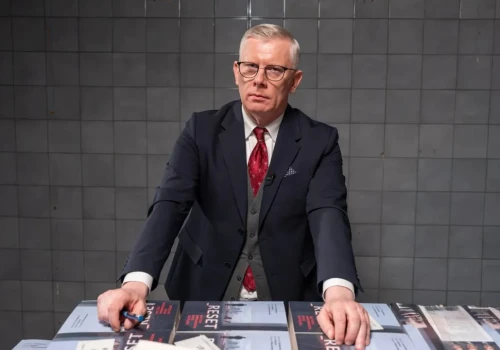 Cenckiewicz reaguje na żale Kierwińskiego. 