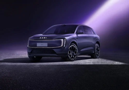 AUDI E7X 2026: 500 kW, 751 km zasięgu i 900 V. Debiutuje w Chinach