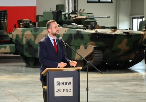 Miliardy trafiły do zbrojeniówki na Podkarpaciu. Są umowy na amunicję, haubice i wozy bojowe