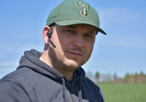 Mają ponad 1000 ha i wracają do orki. „Problem po pługu znika”
