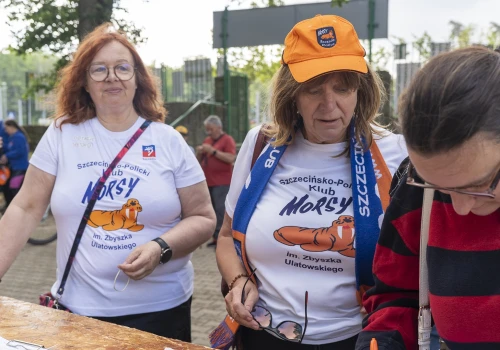 Lodowe balie, pokaz morsowania i rajd. Jezioro Głębokie na sportowo