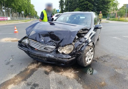Wjechała na skrzyżowanie nie patrząc na znaki. Trzy osoby w szpitalu po wypadku w Lublinie