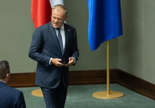 Znani dziennikarze ujawniają. Tusk przepraszał za sektę