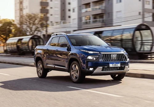 Nowy Fiat Toro 2027 debiutuje jako hybryda 176 KM. Pierwszy taki pick-up marki na rynku
