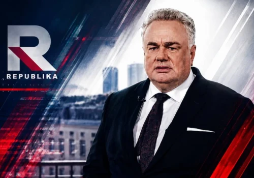 Policja przyznała, że skuli asystentkę Sakiewicza kajdankami z tyłu. Kuriozalne tłumaczenia