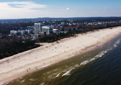 Najpiękniejsza plaża nad Bałtykiem ma 200 m szer. Pomieści sporo parawanów bez narzekania