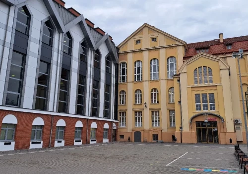 Trzy ważne rocznice w jeden dzień. Chojnicka podstawówka zaprasza mieszkańców