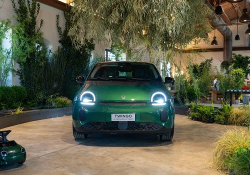 Nowe Renault Twingo z fabryki przyszłości. Mikrofony szukają skrzypień