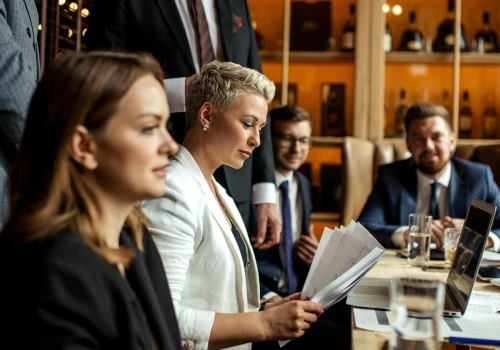 Etykieta w restauracji: czego nie lubi obsługa i jak stać się ulubionym gościem