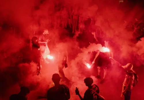 Chaos po triumfie PSG. Płonęły samochody, policja zatrzymała ponad 400 osób
