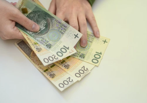 Na jedno dziecko mogą wpłynąć dwa wnioski. ZUS w ten sposób przekaże pieniądze
