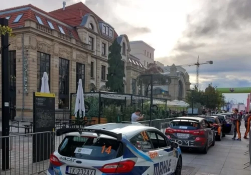 Samochody rajdowe wjadą na deptak przy ul. Dworcowej. W Katowicach odbędzie się Rajd Polski