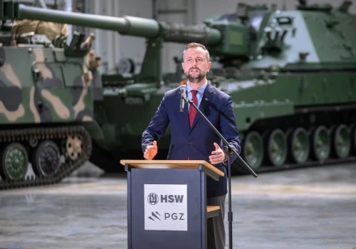 Huta Stalowa Wola i ZM Dezamet z kontraktami SAFE. Podkarpackie zakłady zrealizują zamówienia warte 80 mld zł