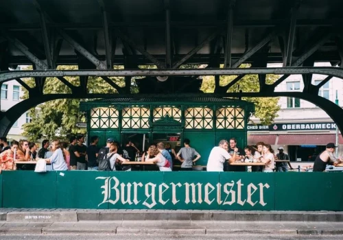 Nowa sieć burgerowni chce podbić Polskę. Czy Burgermeister otworzy lokal w Krakowie?