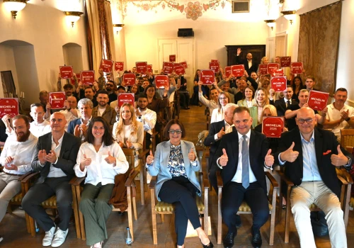 Pierwsza ceremonia wręczenia Czerwonych Plakiet Michelin za nami. 4 kolejne już w czerwcu