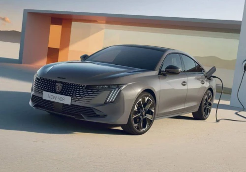 Kupił Peugeot 508 w hybrydzie i jest zachwycony. „Jak Lambo, tylko budżetowe”