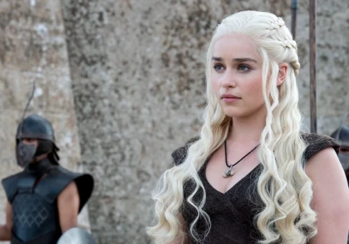 Gra o tron - finał, który wywołał kontrowersje. Emilia Clarke wraca do niego po latach